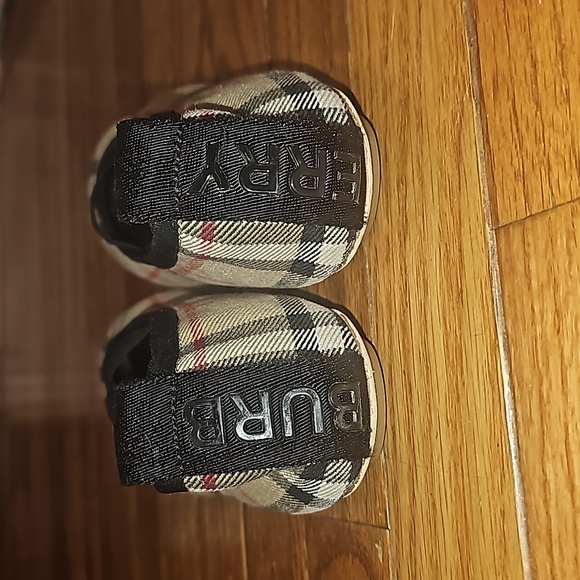 Girl's Burberry Mini Grace slip on flats size 34 - Picture 5 of 8